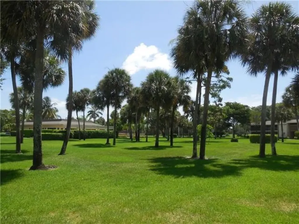 297 Deer Creek Boulevard Deerfield Beach FL 33442