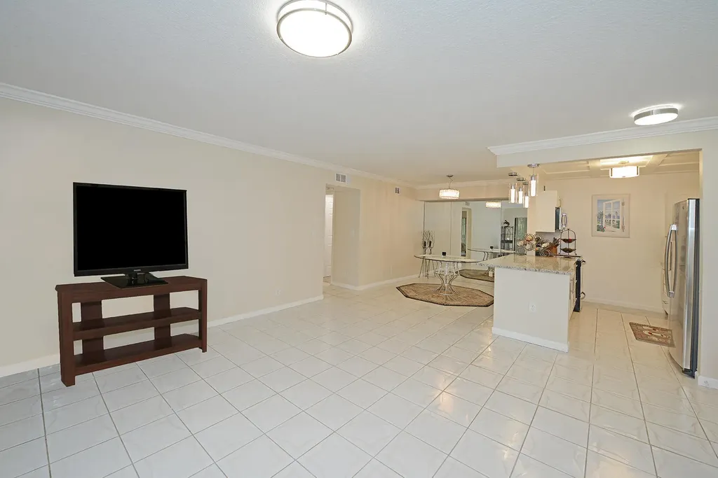 297 Deer Creek Boulevard Deerfield Beach FL 33442