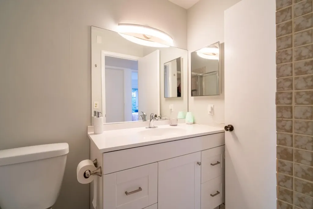 313 Burgundy G Delray Beach FL 33484