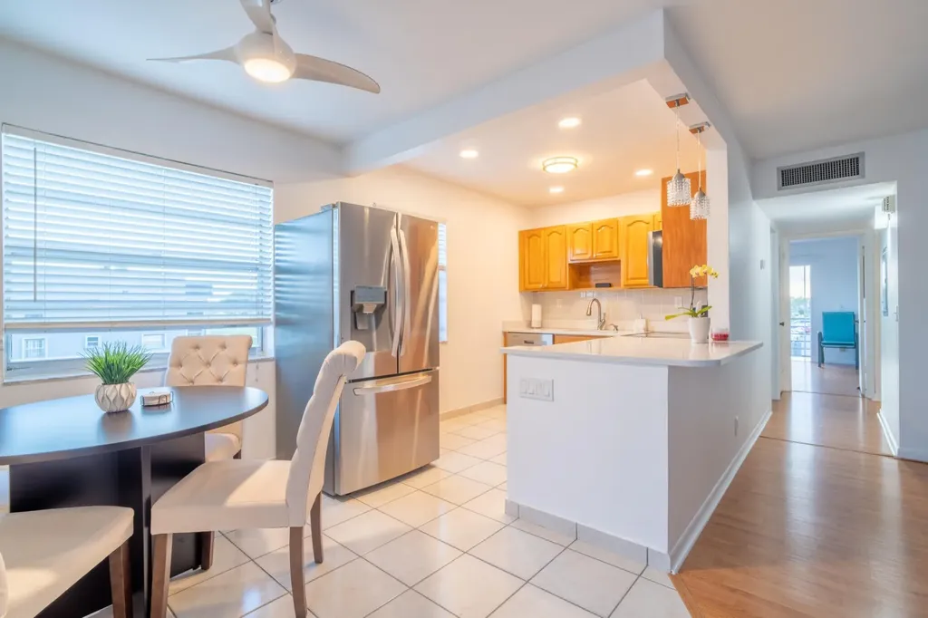 313 Burgundy G Delray Beach FL 33484