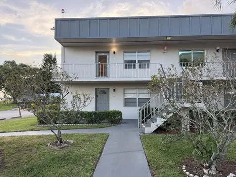 313 Burgundy G Delray Beach FL 33484
