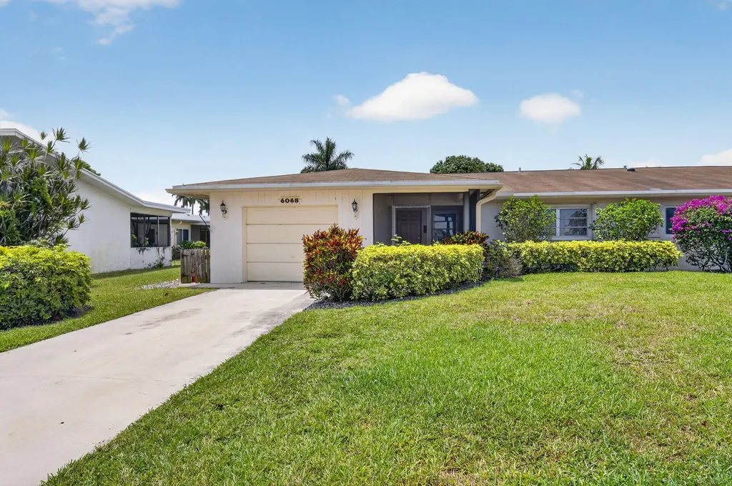 6068 Vía Diana Delray Beach FL 33484