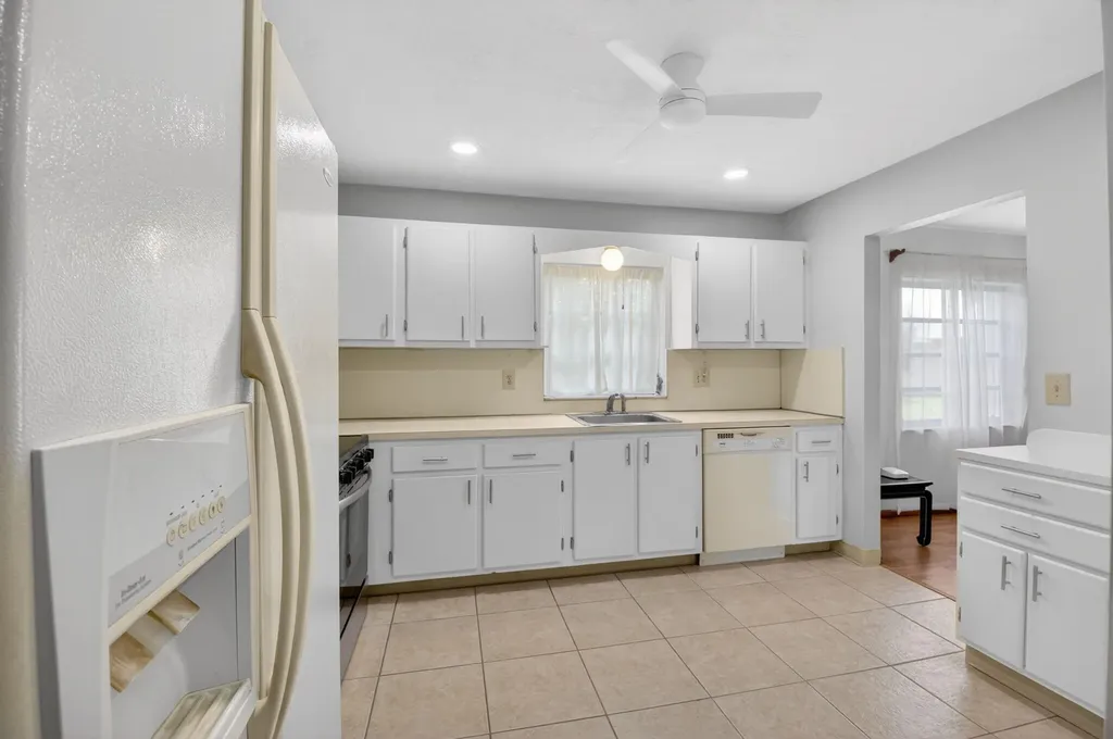 6068 Vía Diana Delray Beach FL 33484