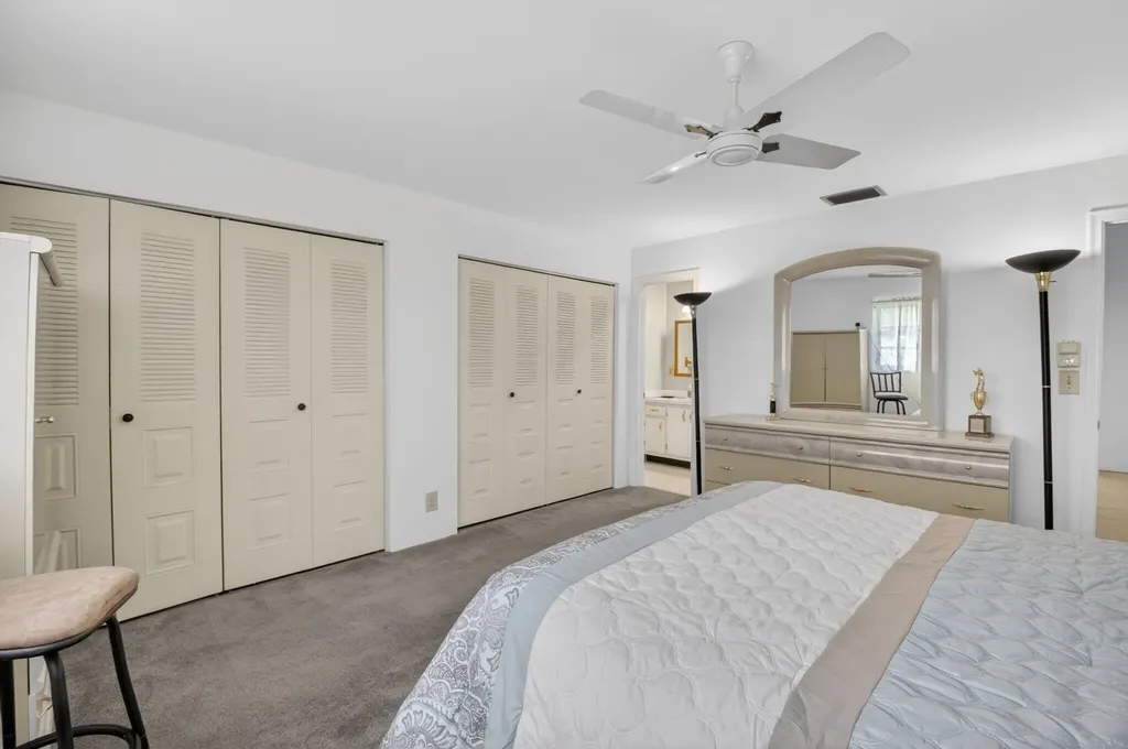 6068 Vía Diana Delray Beach FL 33484
