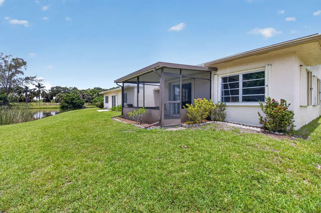 6068 Vía Diana Delray Beach FL 33484