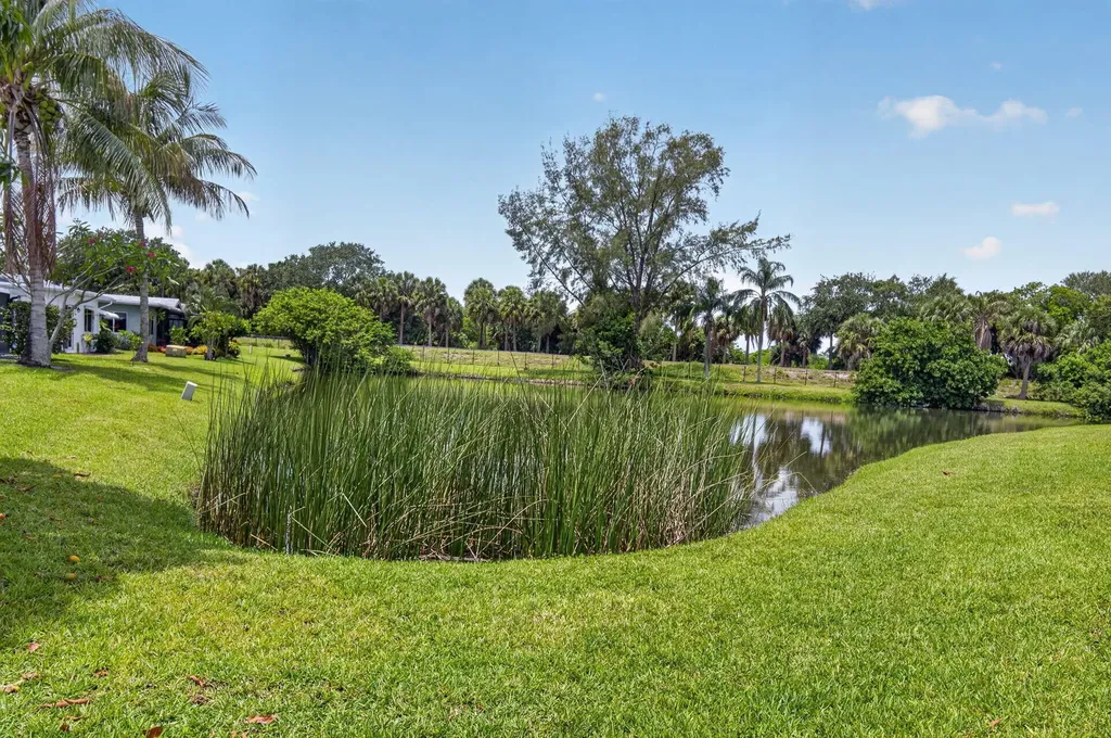 6068 Vía Diana Delray Beach FL 33484