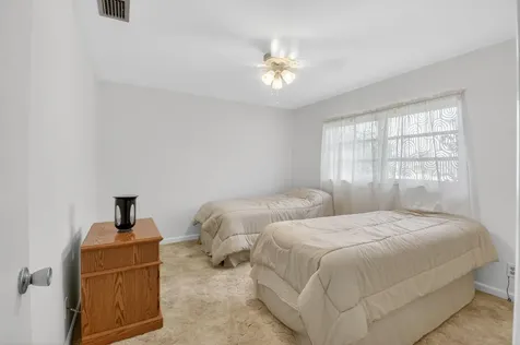 6068 Vía Diana Delray Beach FL 33484