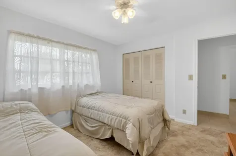 6068 Vía Diana Delray Beach FL 33484