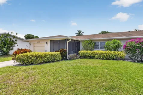 6068 Vía Diana Delray Beach FL 33484