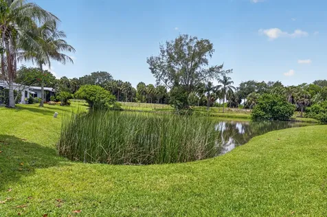 6068 Vía Diana Delray Beach FL 33484