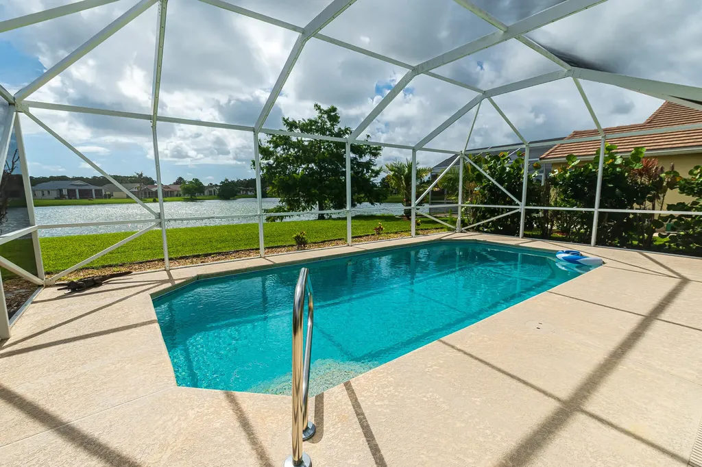 472 SW Talquin Lane Port St Lucie FL 34986