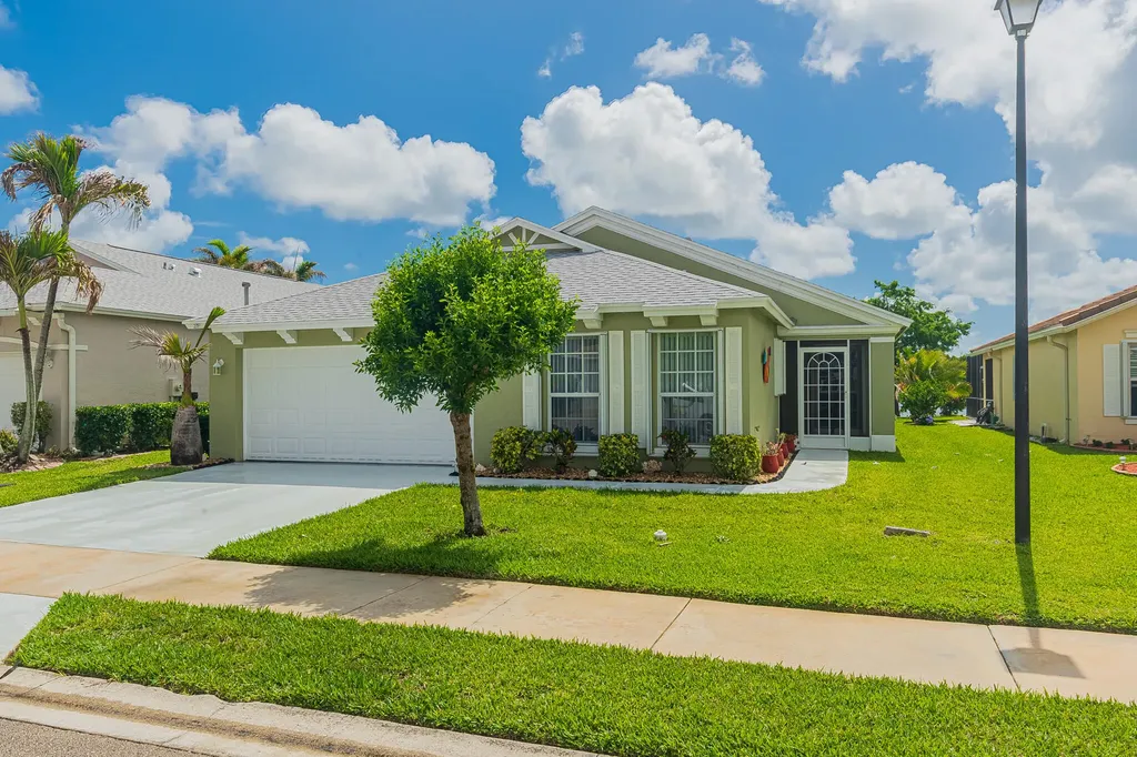 472 SW Talquin Lane Port St Lucie FL 34986