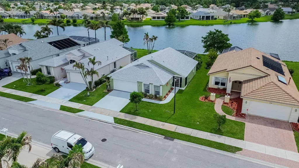 472 SW Talquin Lane Port St Lucie FL 34986