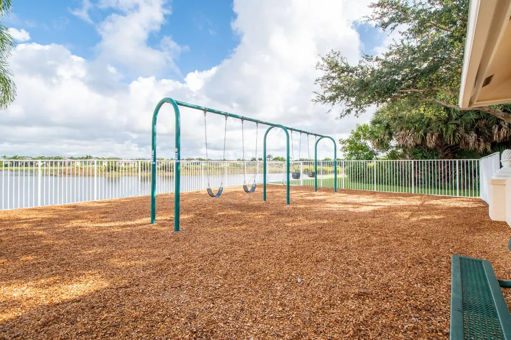 472 SW Talquin Lane Port St Lucie FL 34986