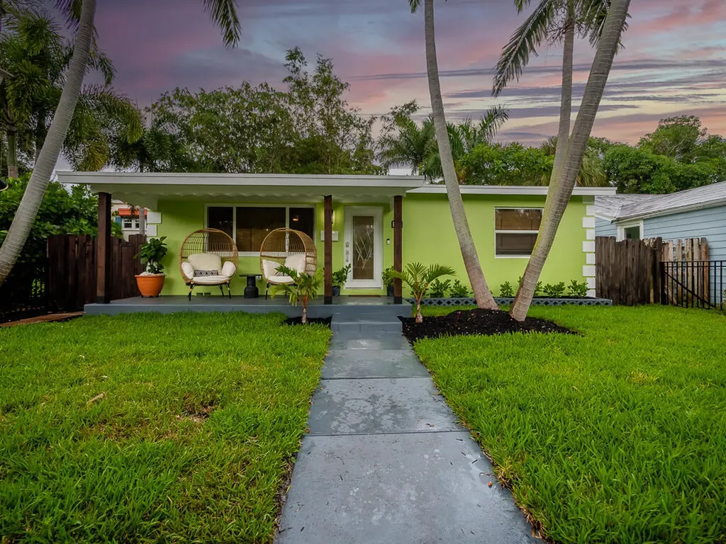 418 N Palmway Lake Worth Beach FL 33460