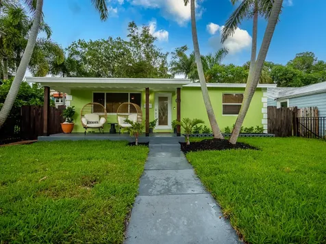418 N Palmway Lake Worth Beach FL 33460