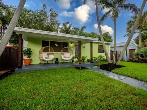 418 N Palmway Lake Worth Beach FL 33460