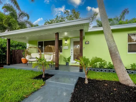 418 N Palmway Lake Worth Beach FL 33460
