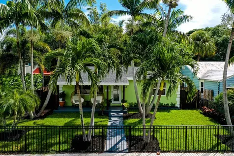 418 N Palmway Lake Worth Beach FL 33460