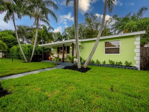 418 N Palmway Lake Worth Beach FL 33460