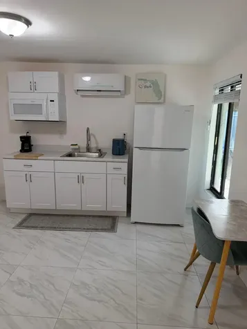 735 NE 37th Oakland Park FL 33334