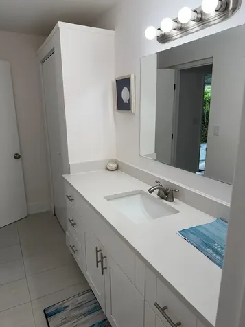 735 NE 37th Oakland Park FL 33334
