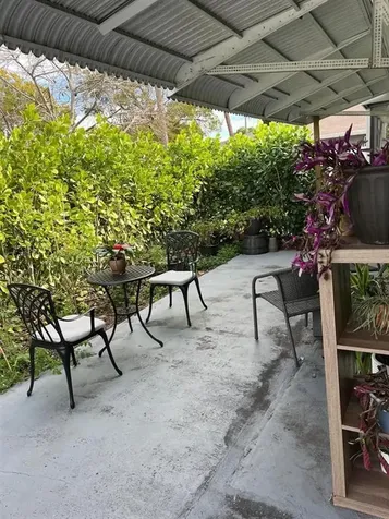 735 NE 37th Oakland Park FL 33334