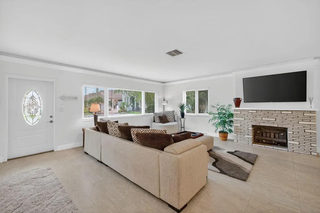 283 Imperial Lane Lauderdale By The Sea FL 33308