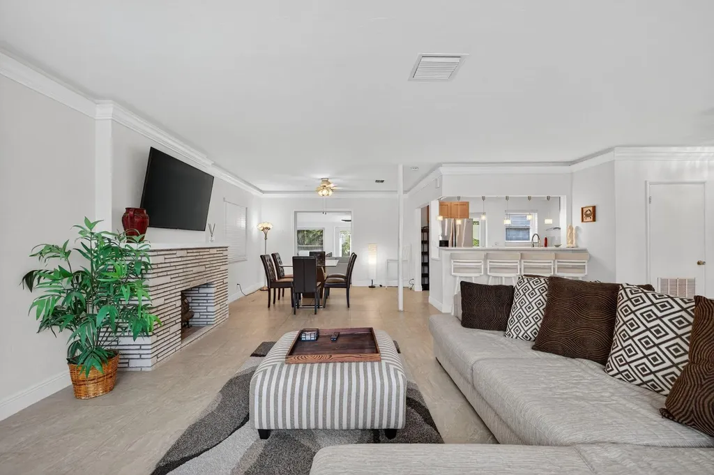 283 Imperial Lane Lauderdale By The Sea FL 33308