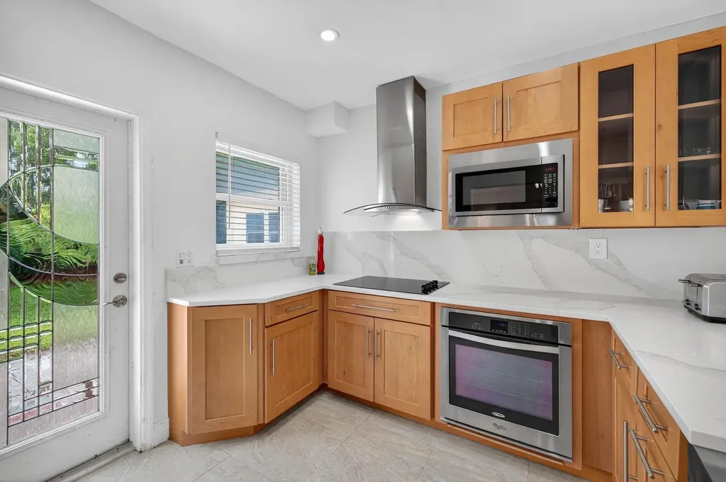 283 Imperial Lane Lauderdale By The Sea FL 33308