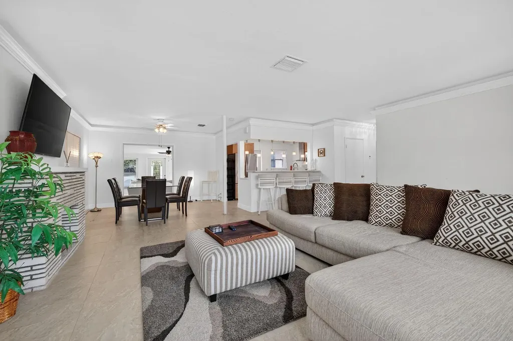 283 Imperial Lane Lauderdale By The Sea FL 33308