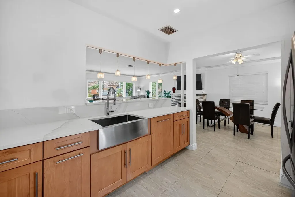 283 Imperial Lane Lauderdale By The Sea FL 33308