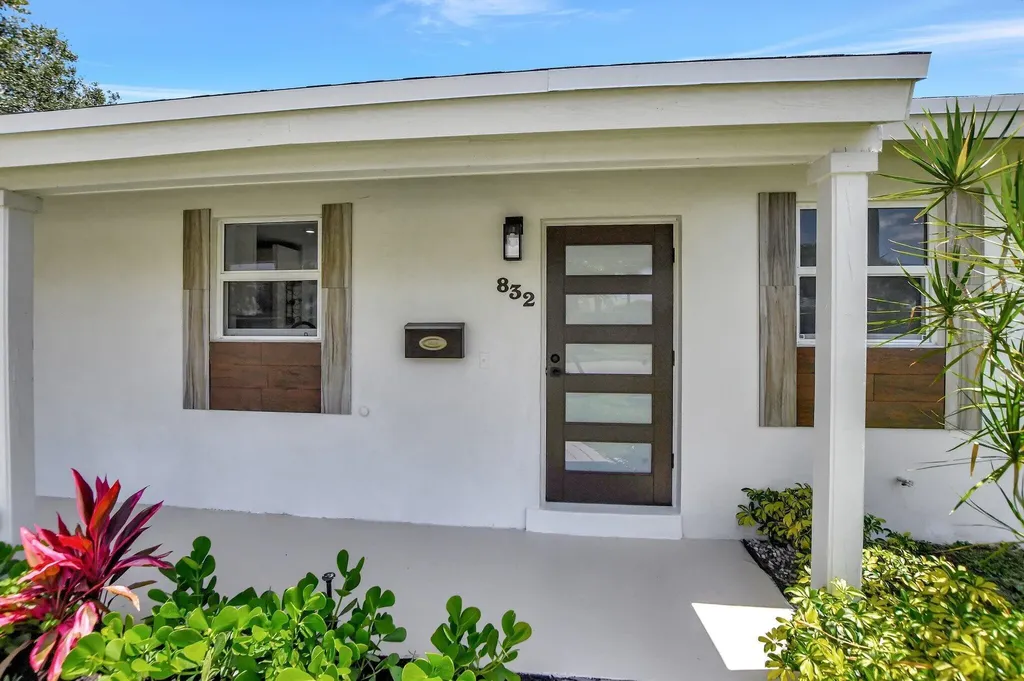 832 SW 10th Avenue Boca Raton FL 33486