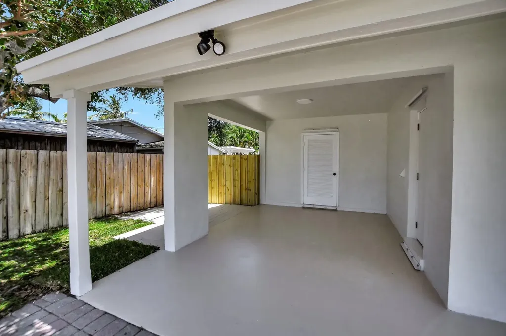 832 SW 10th Avenue Boca Raton FL 33486