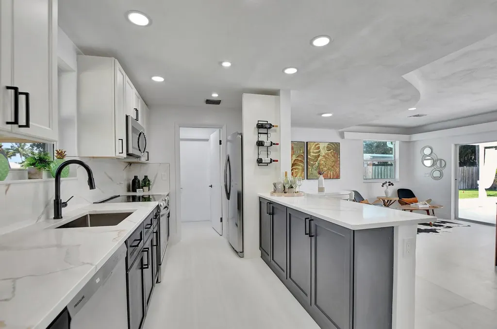 832 SW 10th Avenue Boca Raton FL 33486