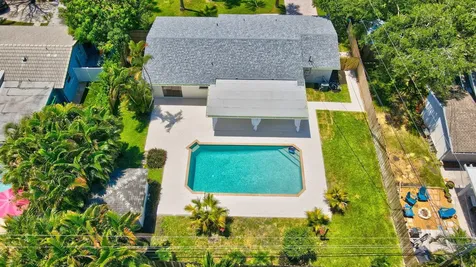 832 SW 10th Avenue Boca Raton FL 33486