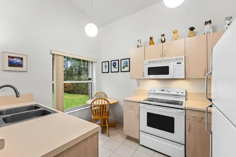 4927 NW 55th Boulevard Coconut Creek FL 33073