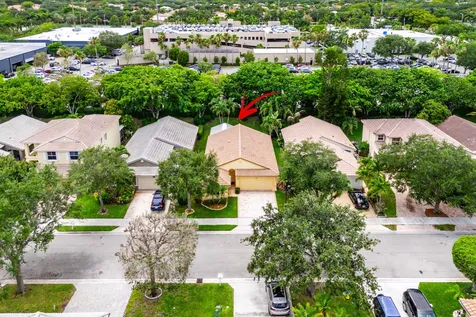 4927 NW 55th Boulevard Coconut Creek FL 33073