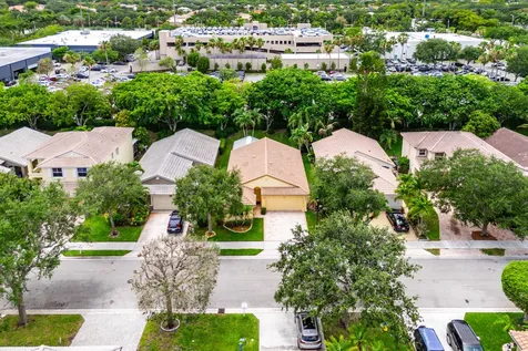 4927 NW 55th Boulevard Coconut Creek FL 33073