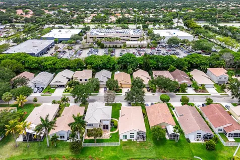 4927 NW 55th Boulevard Coconut Creek FL 33073