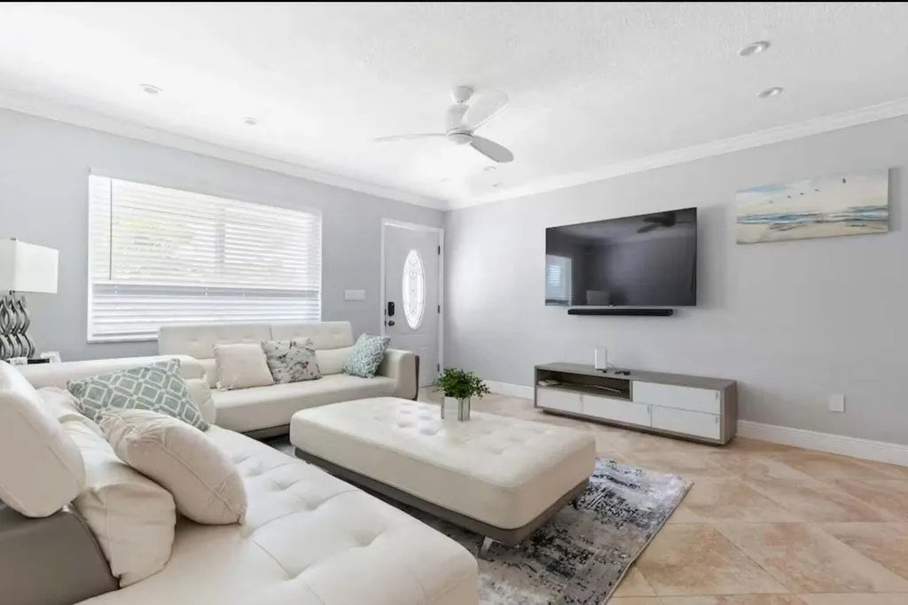 337 Balsam Palm Beach Gardens FL 33410