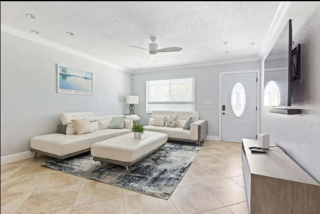 337 Balsam Palm Beach Gardens FL 33410