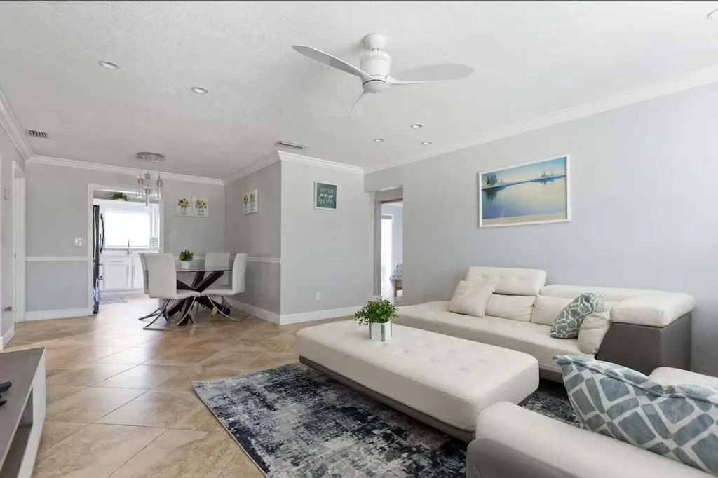 337 Balsam Palm Beach Gardens FL 33410