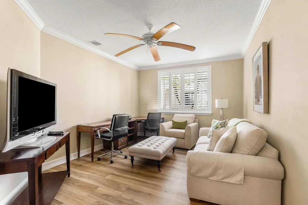 101 Palm Bay Palm Beach Gardens FL 33418