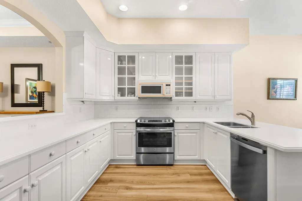 101 Palm Bay Palm Beach Gardens FL 33418