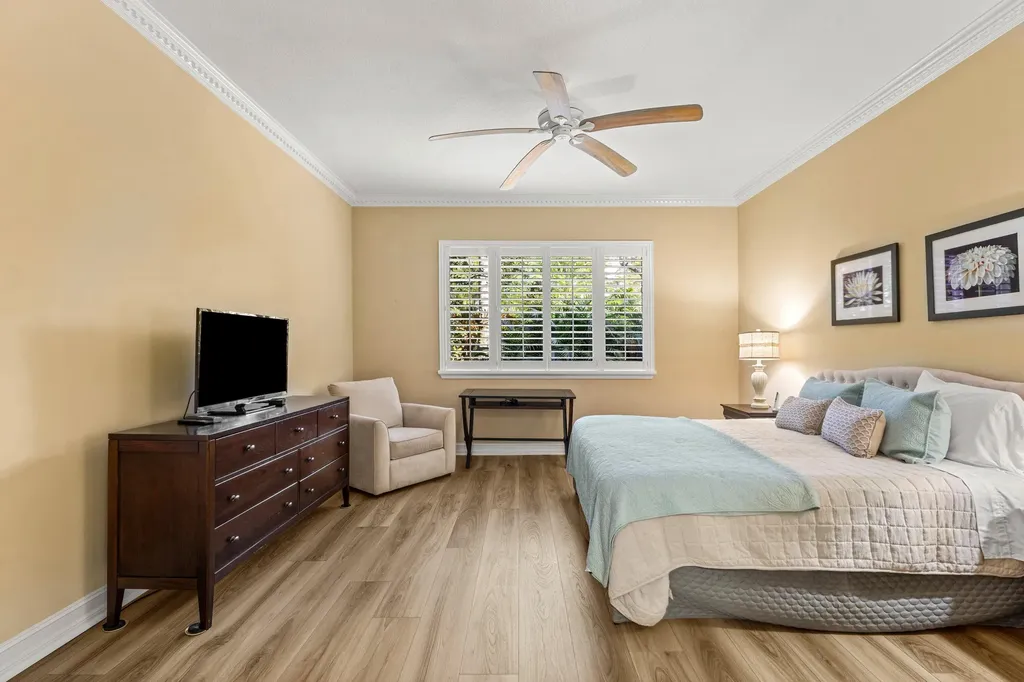 101 Palm Bay Palm Beach Gardens FL 33418
