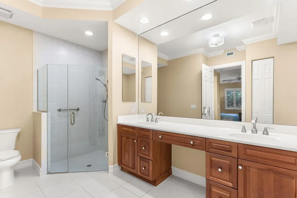 101 Palm Bay Palm Beach Gardens FL 33418