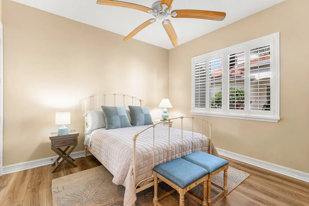 101 Palm Bay Palm Beach Gardens FL 33418