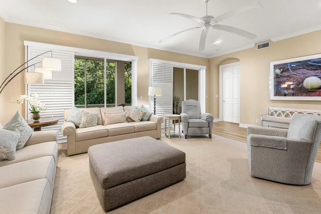 101 Palm Bay Palm Beach Gardens FL 33418