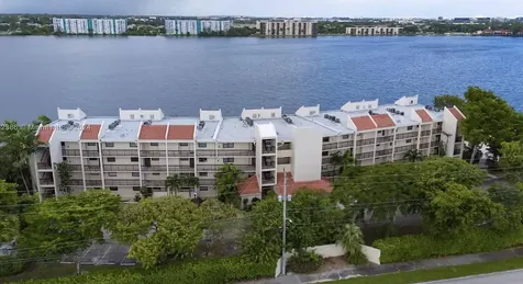 115 Lake Emerald Oakland Park FL 33309